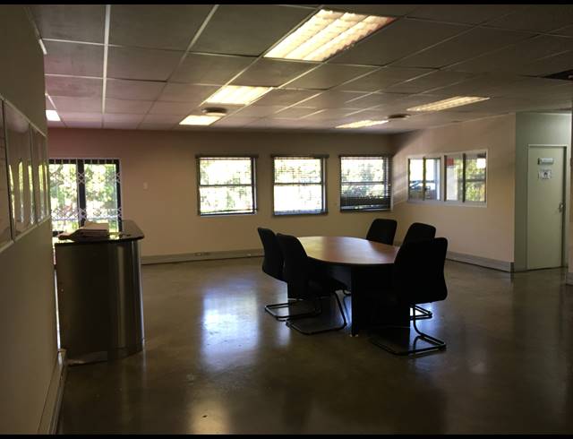 728M² WAREHOUSE TO LET IN RIVERHORSE VALLEY